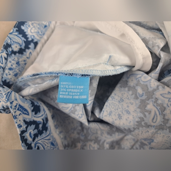 J.McLaughlin 7" Shorts Paisley Print Pockets Blue White Preppy Golf Size 12 - Picture 3 of 8